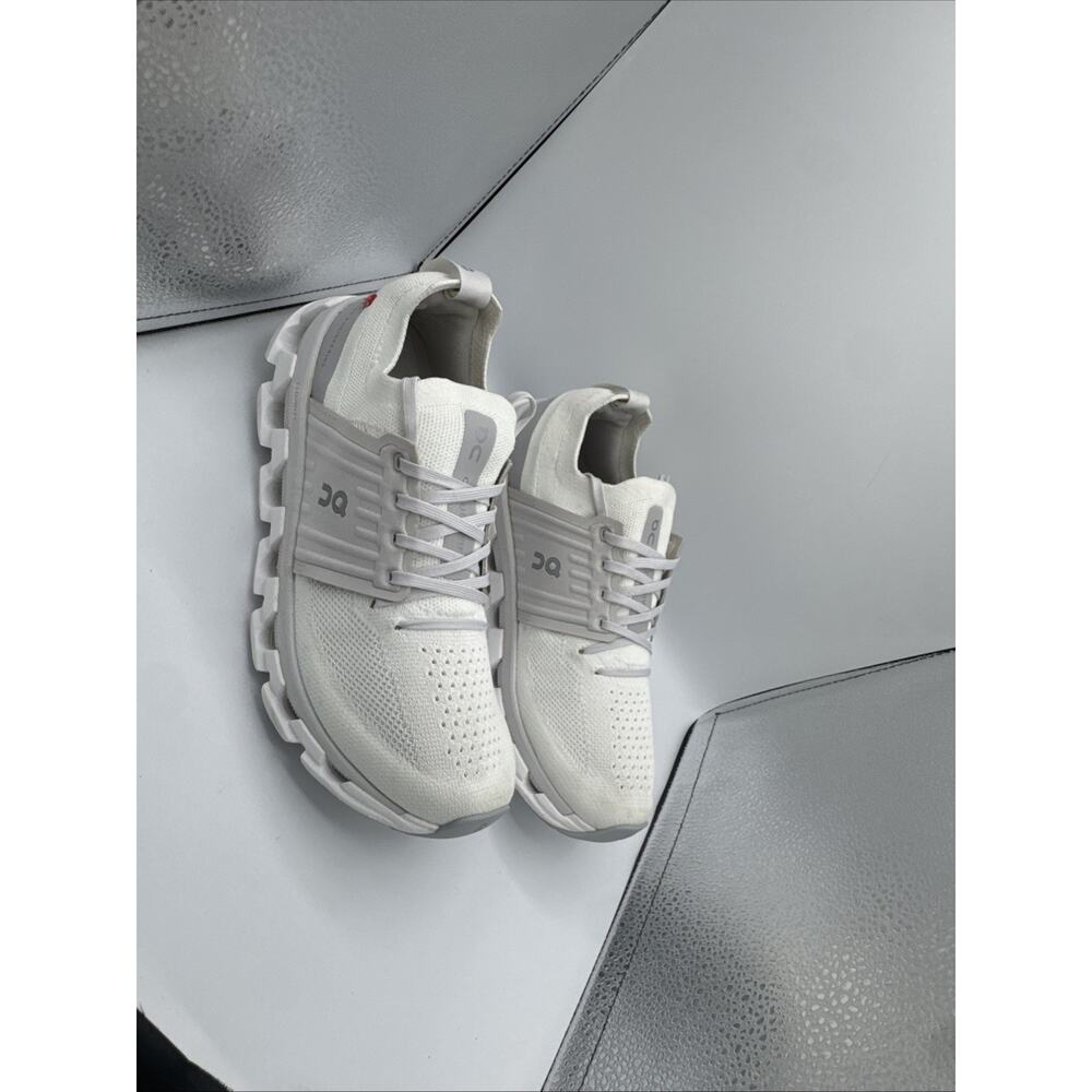 Size 8.5- ON Cloudswift 3 AD Undyed White W